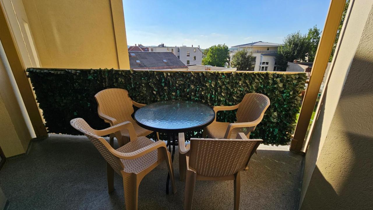 Apartment Dreamzzz 130m2 Designerwohnung Mit 2 Baedern Gera