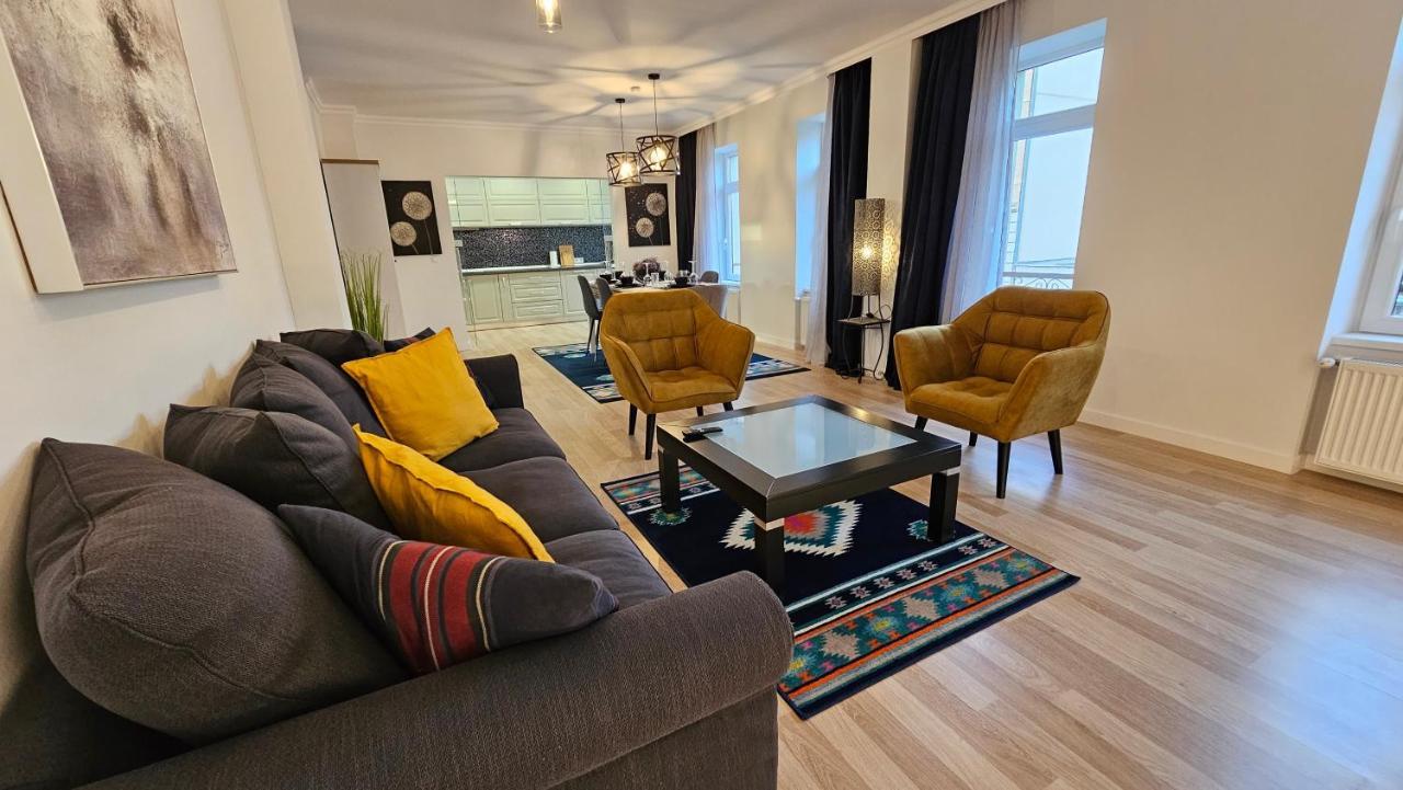 Dreamzzz 130m2 Designerwohnung Mit 2 Baedern Apartment Gera