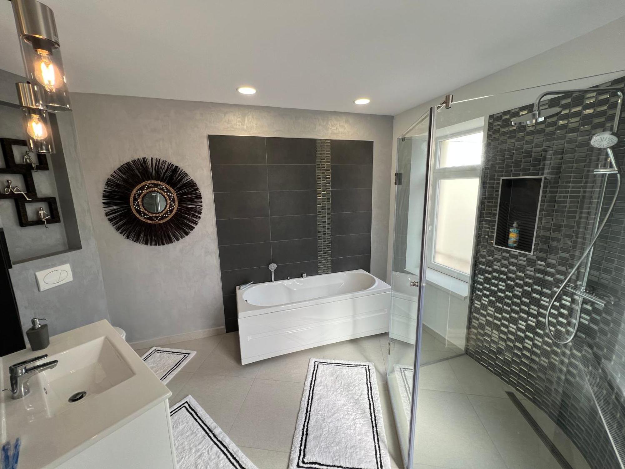 Apartment Dreamzzz 130m2 Designerwohnung Mit 2 Baedern *